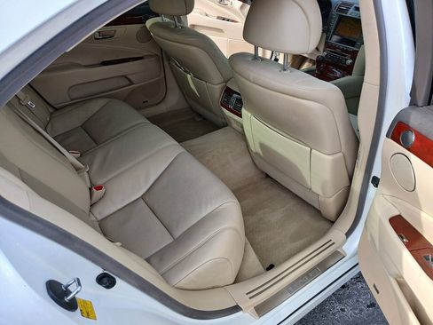 Used 2010 Lexus LS 460 L RWD image 20