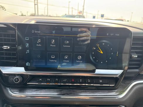 Used 2024 Chevrolet Silverado 1500 LTZ image 24