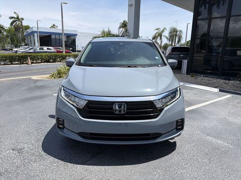 Used 2024 Honda Odyssey Touring image 3