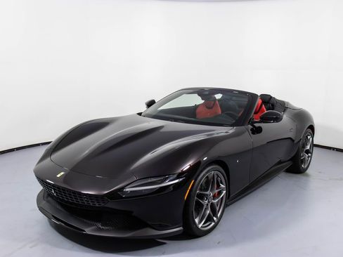 Certified 2025 Ferrari Roma Spider RWD image 35