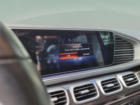 Used 2023 Mercedes-Benz GLS 450 4MATIC image 16