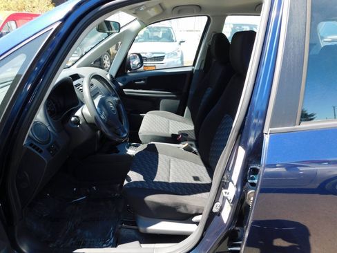 Used 2008 Suzuki SX4 AWD Hatchback w/ Touring Pkg image 6