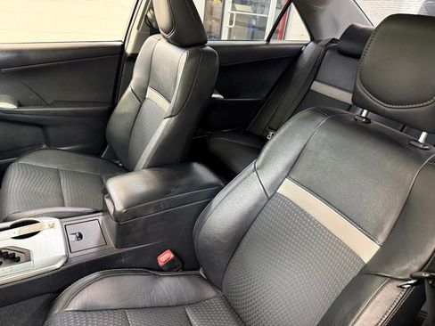 Used 2012 Toyota Camry SE image 17