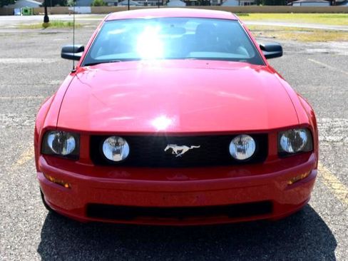 Used 2006 Ford Mustang GT image 3