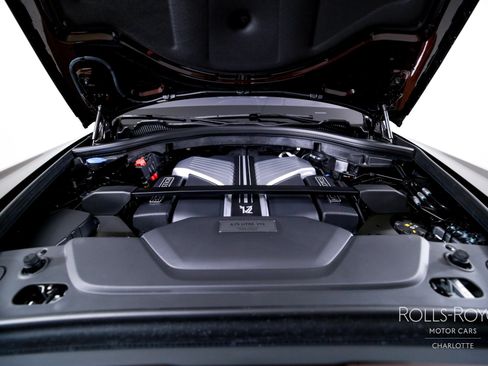 Certified 2025 Rolls-Royce Cullinan image 38