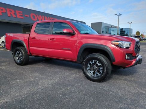 Used 2022 Toyota Tacoma SR5 image 2