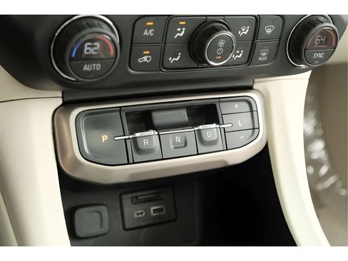 Used 2020 GMC Acadia Denali AWD/4WD image 6