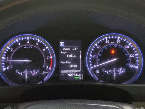 Used 2019 Toyota Highlander XLE FWD image 23
