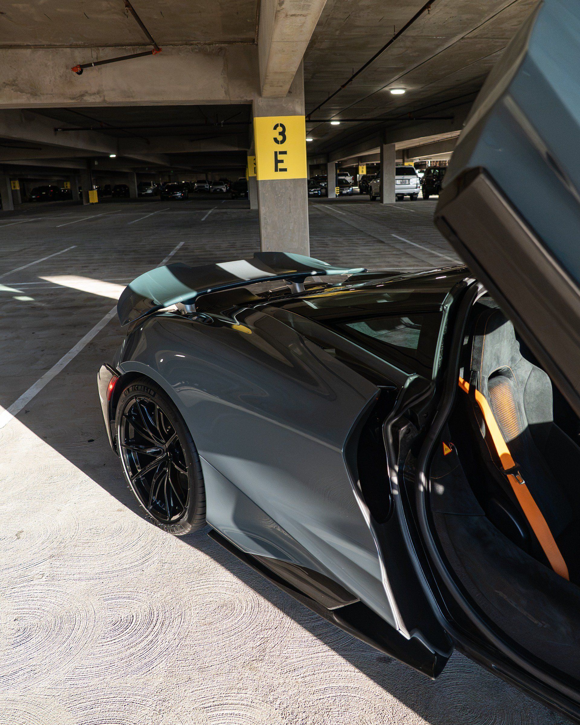 Used 2021 McLaren 765LT RWD image 24
