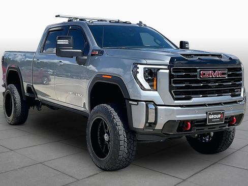 Used 2024 GMC Sierra 2500 AT4 w/ AT4 Premium Plus Package AWD/4WD image 3