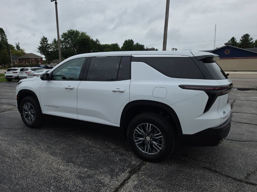 Certified 2024 Chevrolet Traverse LS w/ LPO, Floor Liner Package FWD image 4