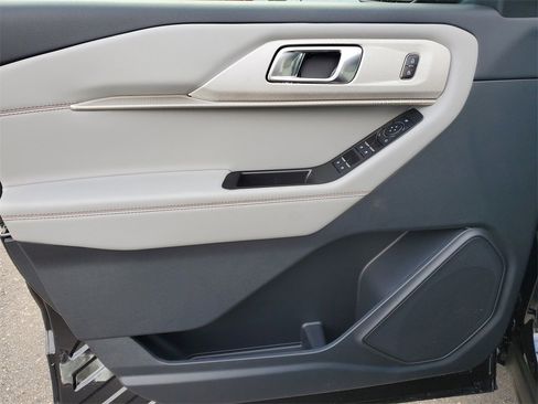 New 2026 Ford Explorer Active w/ Active Comfort Package image 24