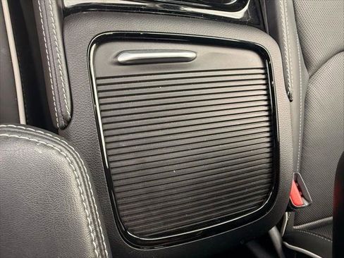 Certified 2025 Chrysler Pacifica Limited image 20