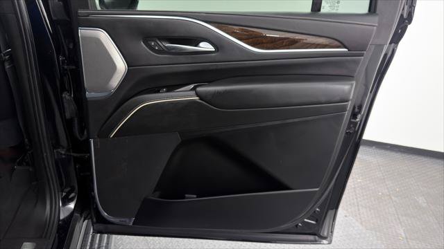 Used 2021 Cadillac Escalade ESV Sport Platinum RWD image 19