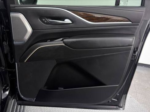 Used 2021 Cadillac Escalade ESV Sport Platinum RWD image 19