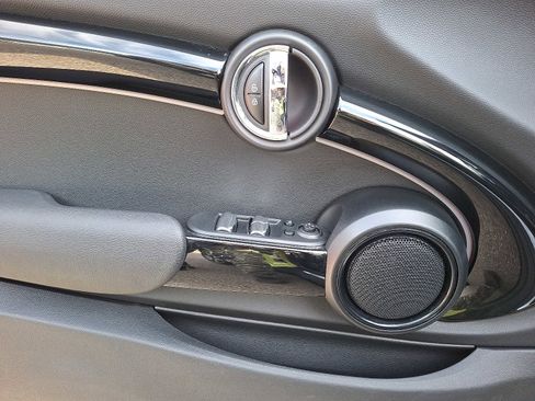 Used 2022 MINI Cooper S w/ Driver Assistance Package image 12