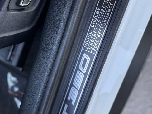 Used 2016 Ford Mustang Shelby GT350 w/ Technology Package image 10