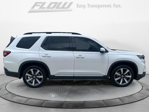 Certified 2025 Honda Pilot Touring image 10