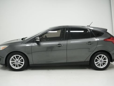 Used 2015 Ford Focus SE FWD image 4