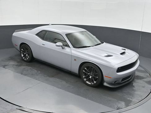 Used 2022 Dodge Challenger R/T Scat Pack RWD image 36