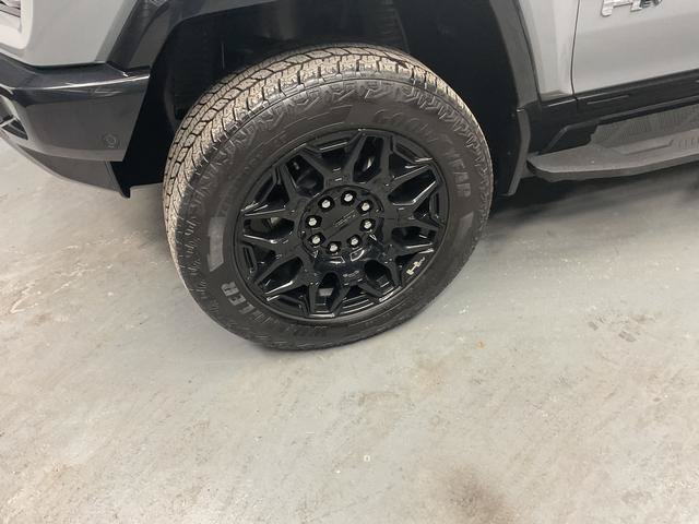 Used 2024 GMC Hummer EV 2X w/ LPO, Illumination Package AWD/4WD image 7