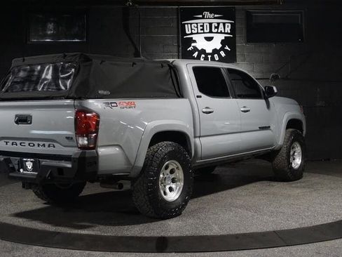 Used 2019 Toyota Tacoma SR5 AWD/4WD image 6