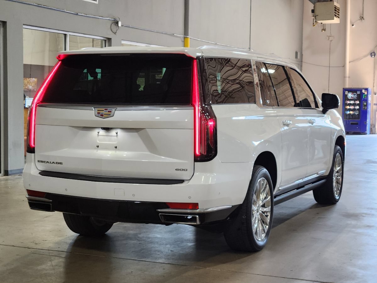 Used 2022 Cadillac Escalade ESV Premium Luxury w/ Performance Package AWD/4WD image 7