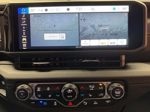 Used 2024 Jeep Wrangler Unlimited Sahara w/ Technology Group image 19