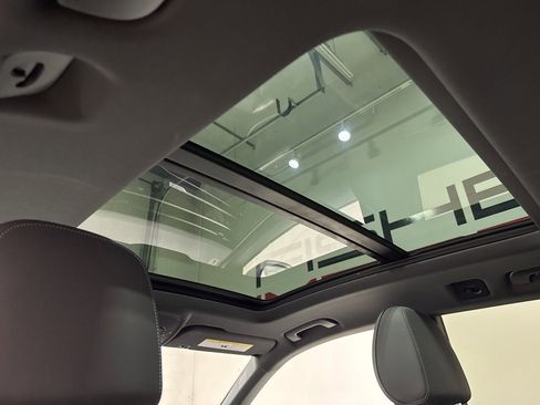 Used 2020 Audi Q8 Premium Plus w/ Premium Plus Package image 43