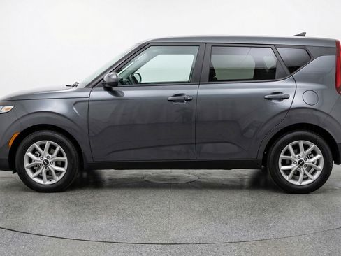 Used 2025 Kia Soul LX w/ LX Technology Package FWD image 5
