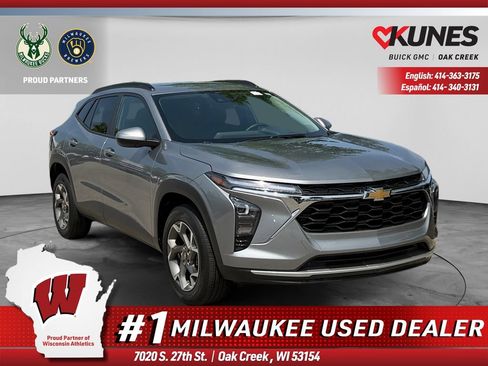 Used 2025 Chevrolet Trax LT w/ LT Convenience Package FWD image 1