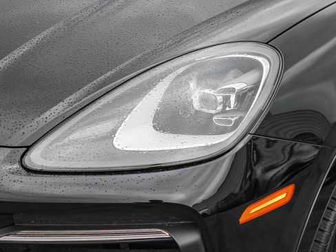 Used 2022 Porsche Cayenne image 5