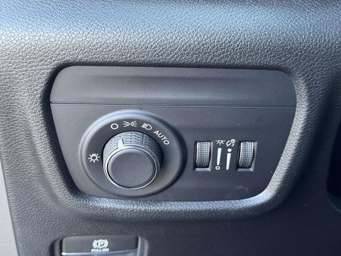 New 2025 Jeep Grand Cherokee L Altitude image 28