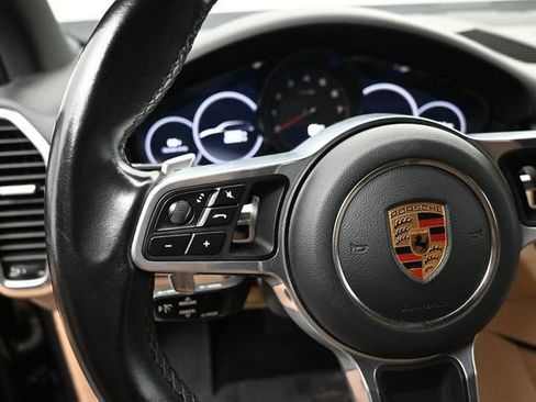 Used 2020 Porsche Cayenne AWD/4WD image 5