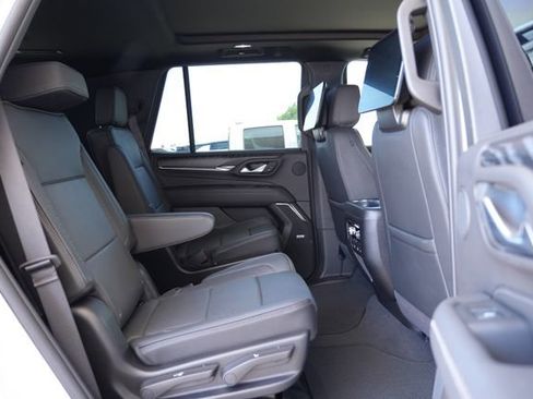 Used 2024 GMC Yukon Denali AWD/4WD image 12