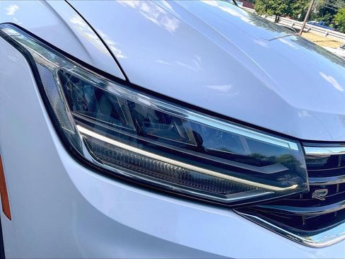 Certified 2023 Volkswagen Tiguan SE R-Line AWD/4WD image 32