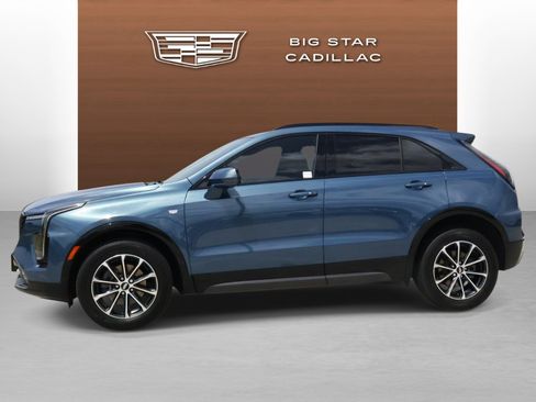 Used 2025 Cadillac XT4 Sport w/ Technology Package image 2