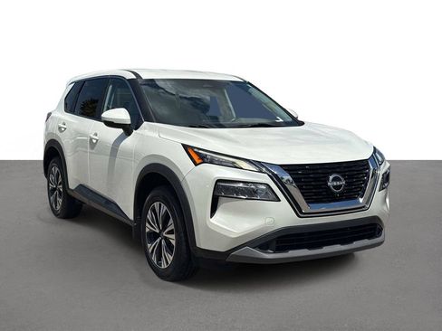 Certified 2023 Nissan Rogue SV FWD image 2