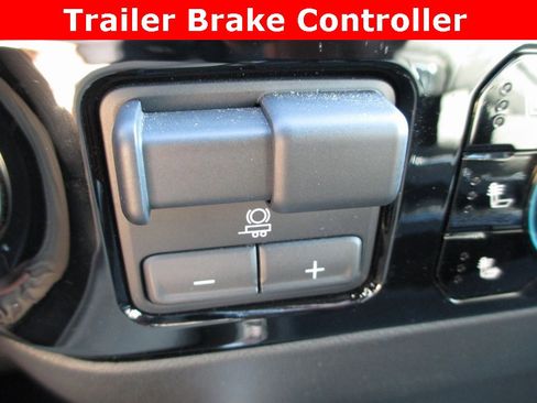 Used 2025 GMC Sierra 2500 SLT w/ SLT Premium Package image 18