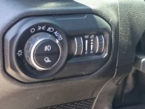 Used 2020 Jeep Gladiator Overland AWD/4WD image 21