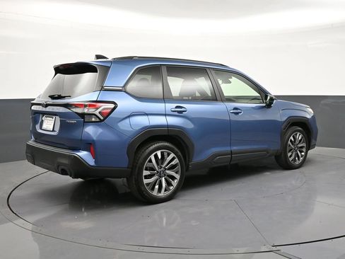 Used 2025 Subaru Forester Touring AWD/4WD image 5