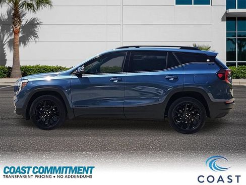 Used 2024 GMC Terrain SLT w/ Elevation Edition AWD/4WD image 9