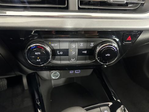 Used 2024 Chevrolet Trax LT FWD image 20