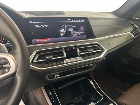 Used 2019 BMW X5 xDrive50i w/ M Sport Package AWD/4WD image 17