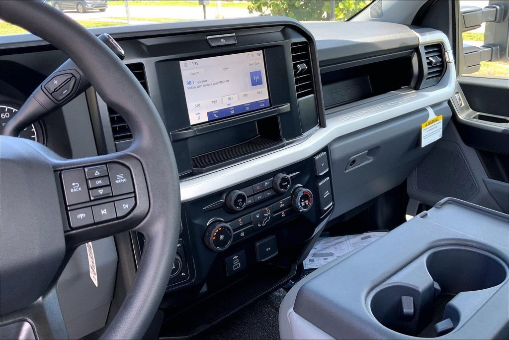 New 2026 Ford F550 4x4 Regular Cab Super Duty image 7
