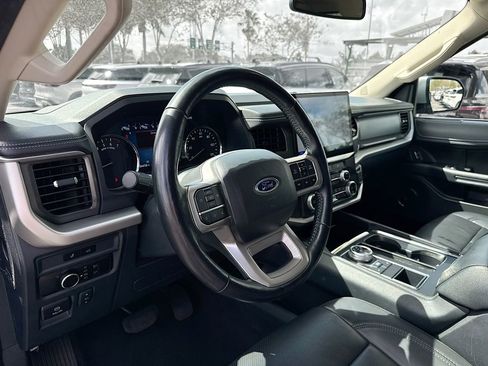 Used 2024 Ford Expedition XLT image 10