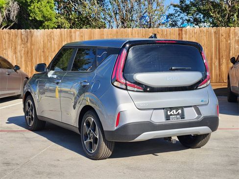 New 2025 Kia Soul EX image 3