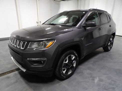 Used 2021 Jeep Compass Latitude AWD/4WD image 3