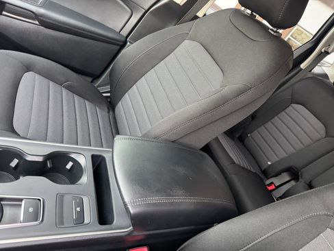 Used 2024 Ford Edge SE image 13