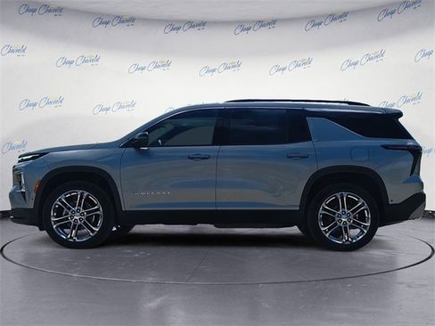 New 2025 Chevrolet Traverse LT w/ Enhanced Driving Package image 2